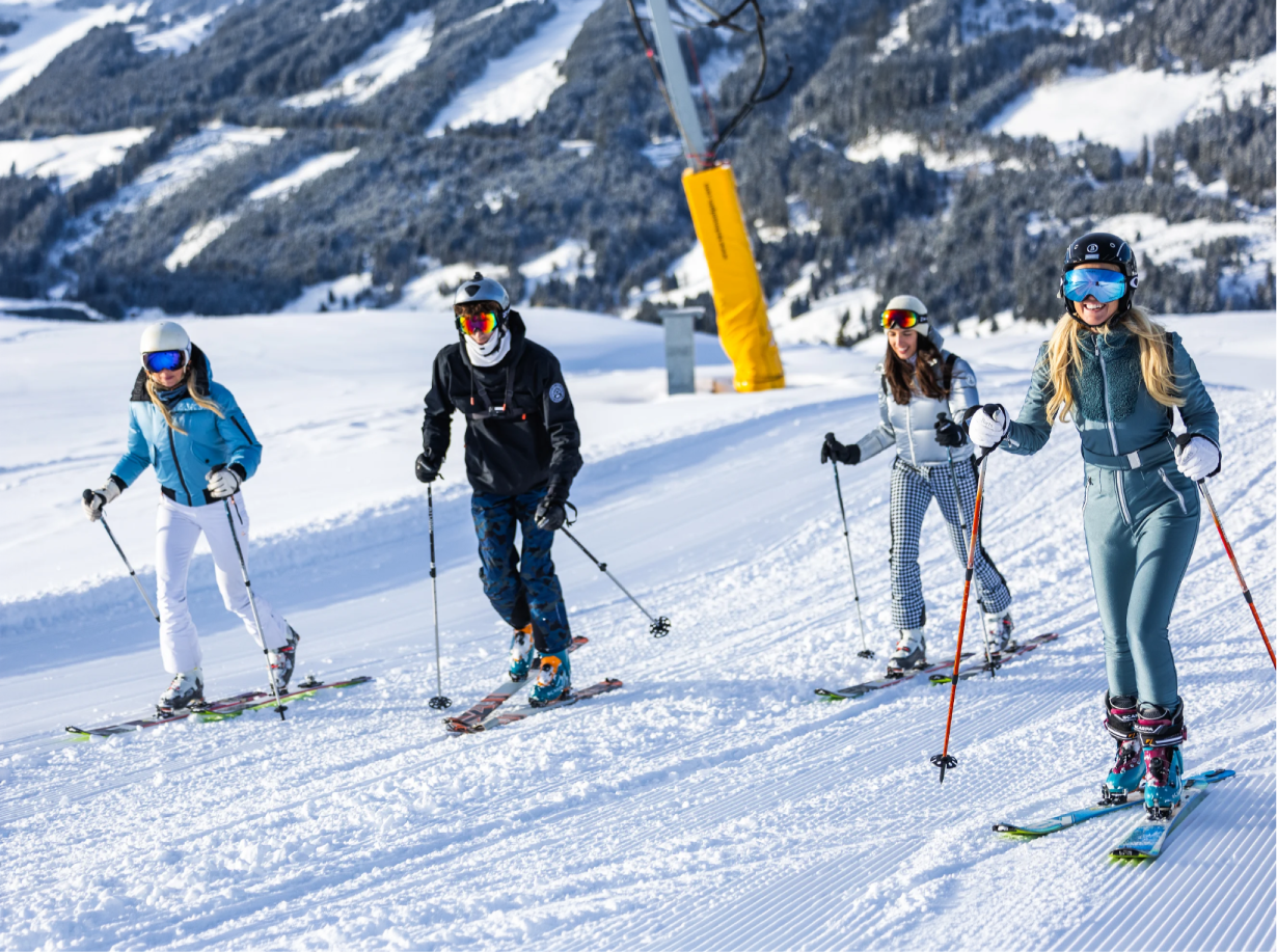 Curgoal_SKiing_295x220